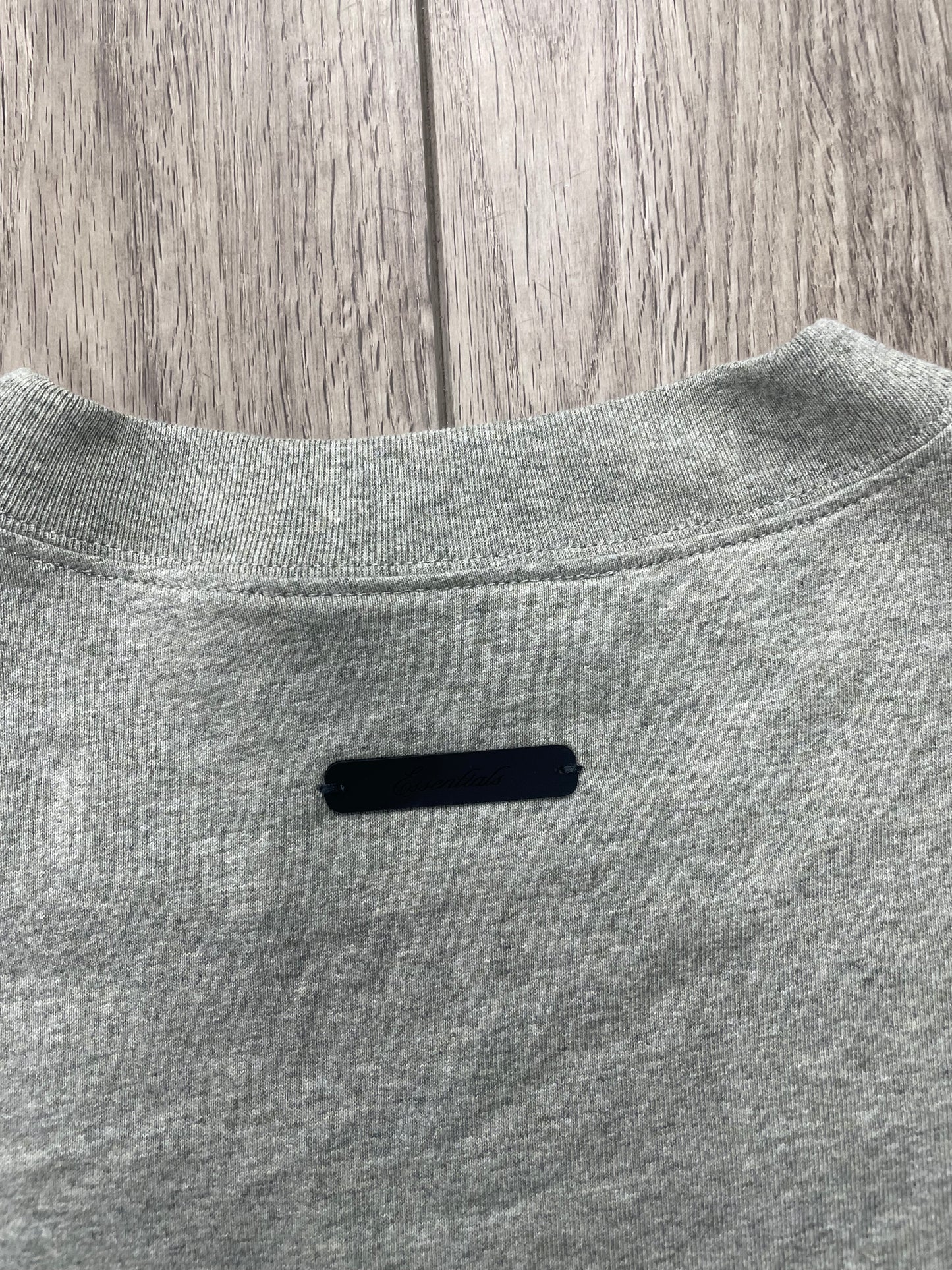 S-Fear of God Essentials Signature 90s Tee
