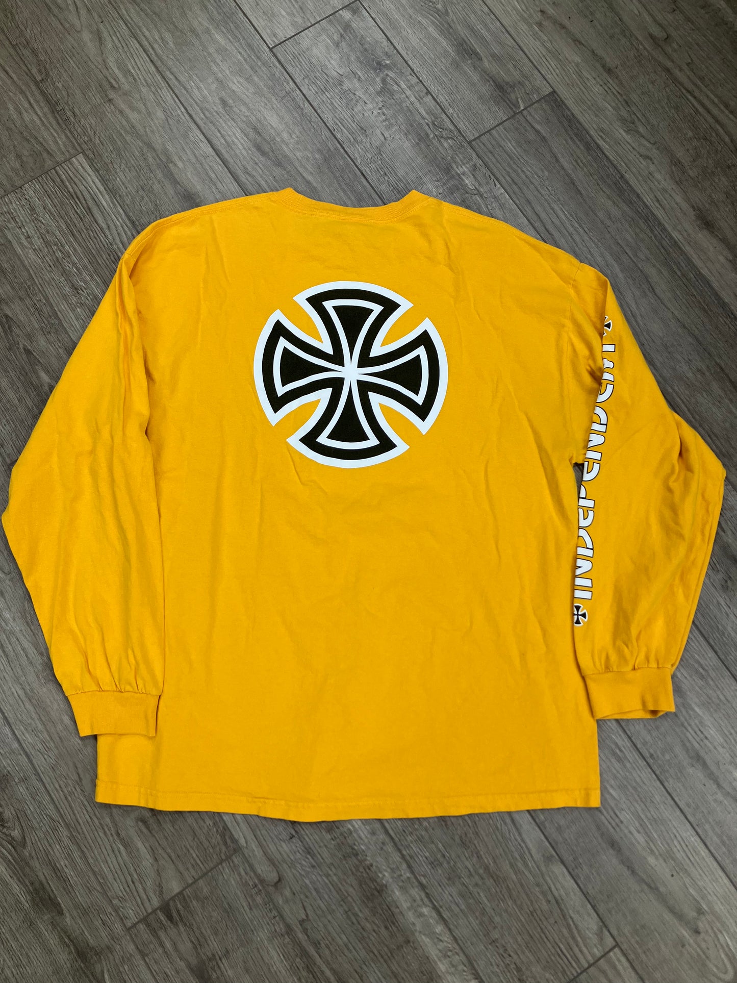 XXL-Independent Longsleeve tee