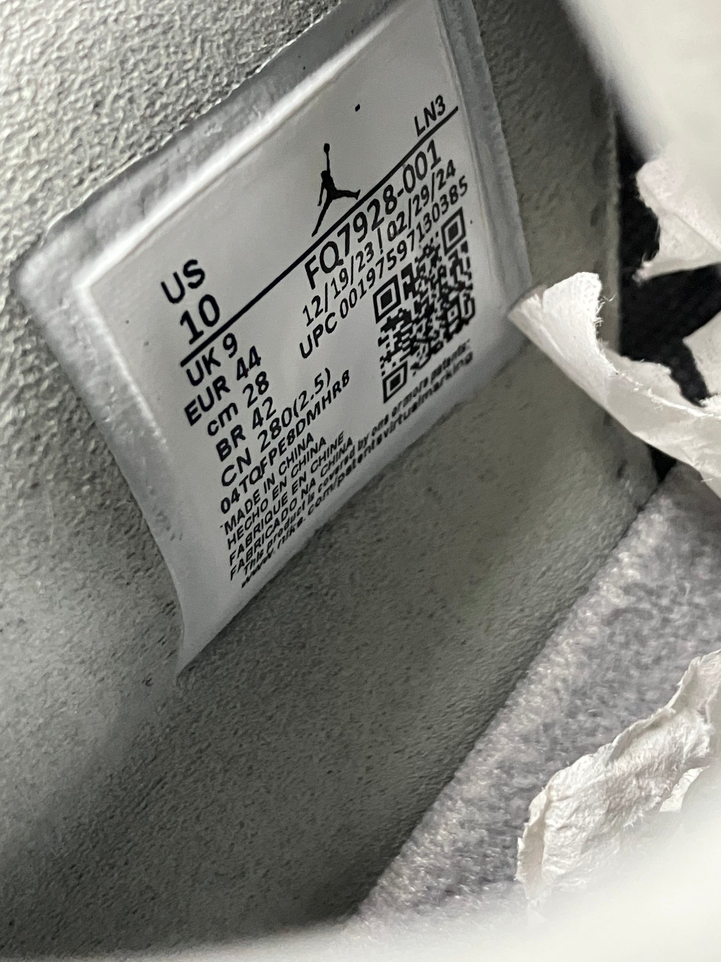 10-Air Jordan 4 Wet Cement