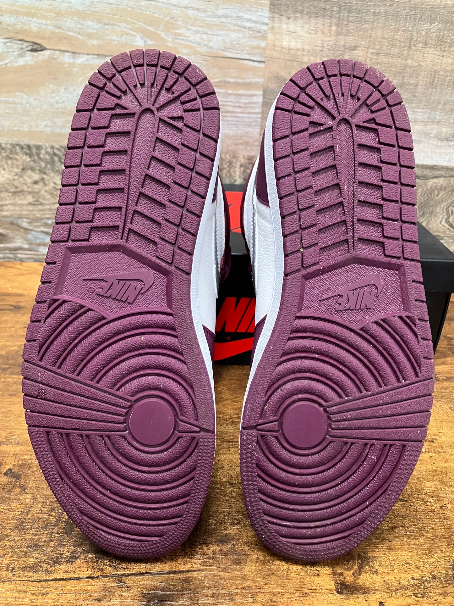 11-Air Jordan 1 High Bordeaux