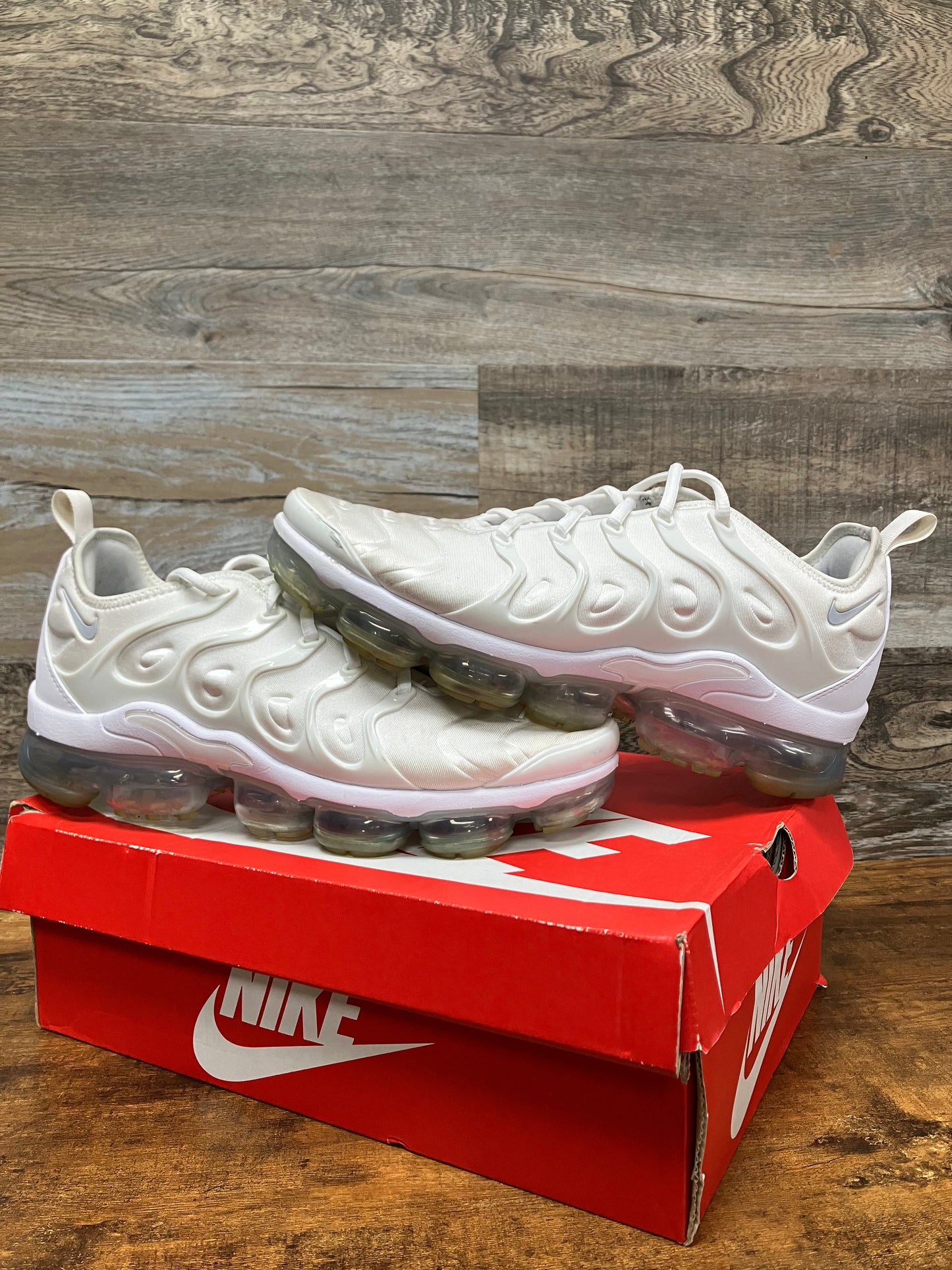 10.5-Nike Vapormax Triple white