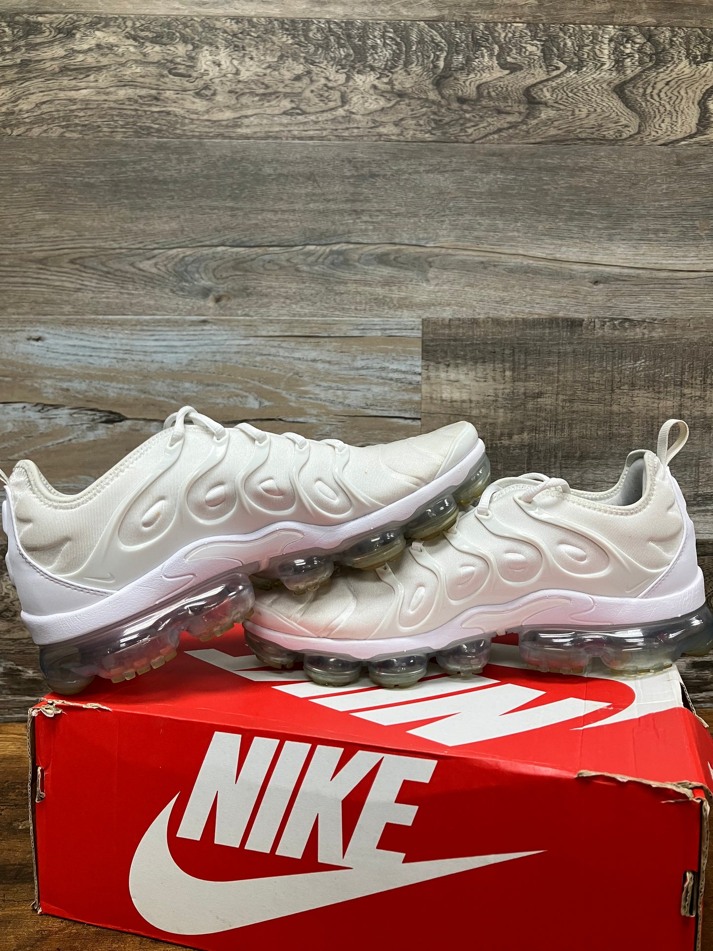 10.5-Nike Vapormax Triple white