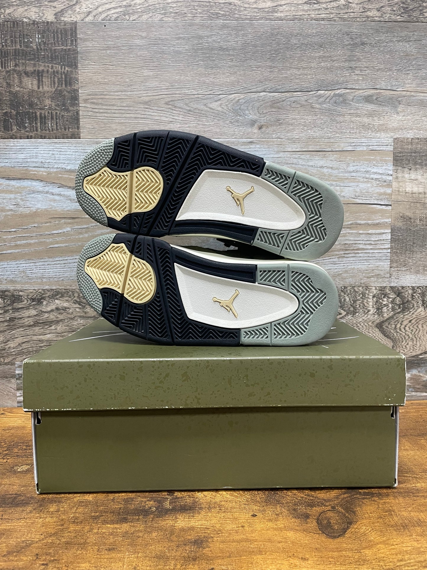 Air Jordan 4 SE Retro “Craft Olive” 6Y