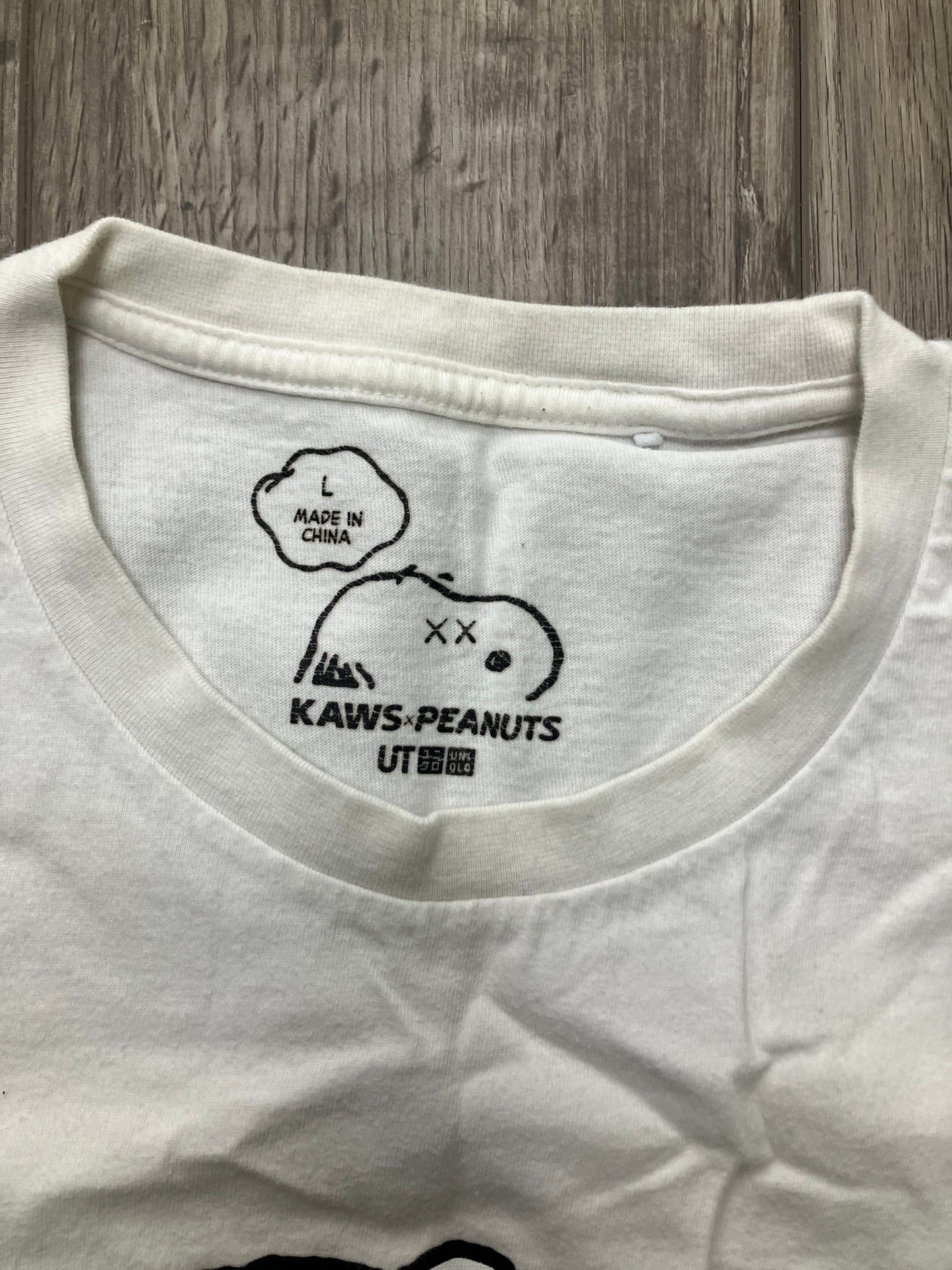 Kaws Snoopy Tee Size Large