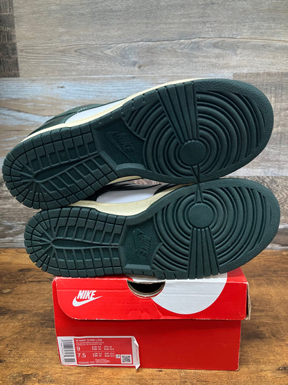 9W/7.5M - Dunk low Vintage Green