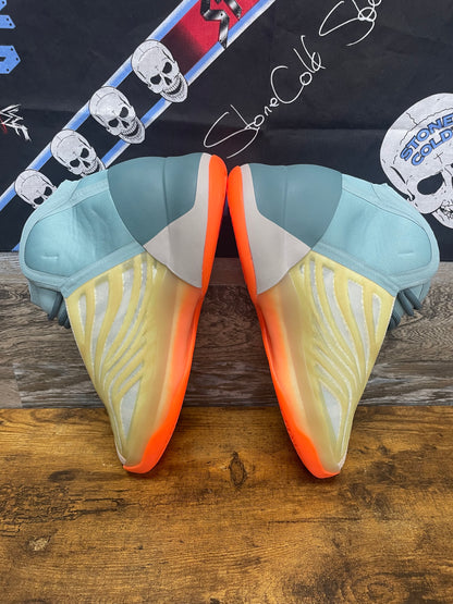 10 - Yeezy QNTM Hi-Res Coral New