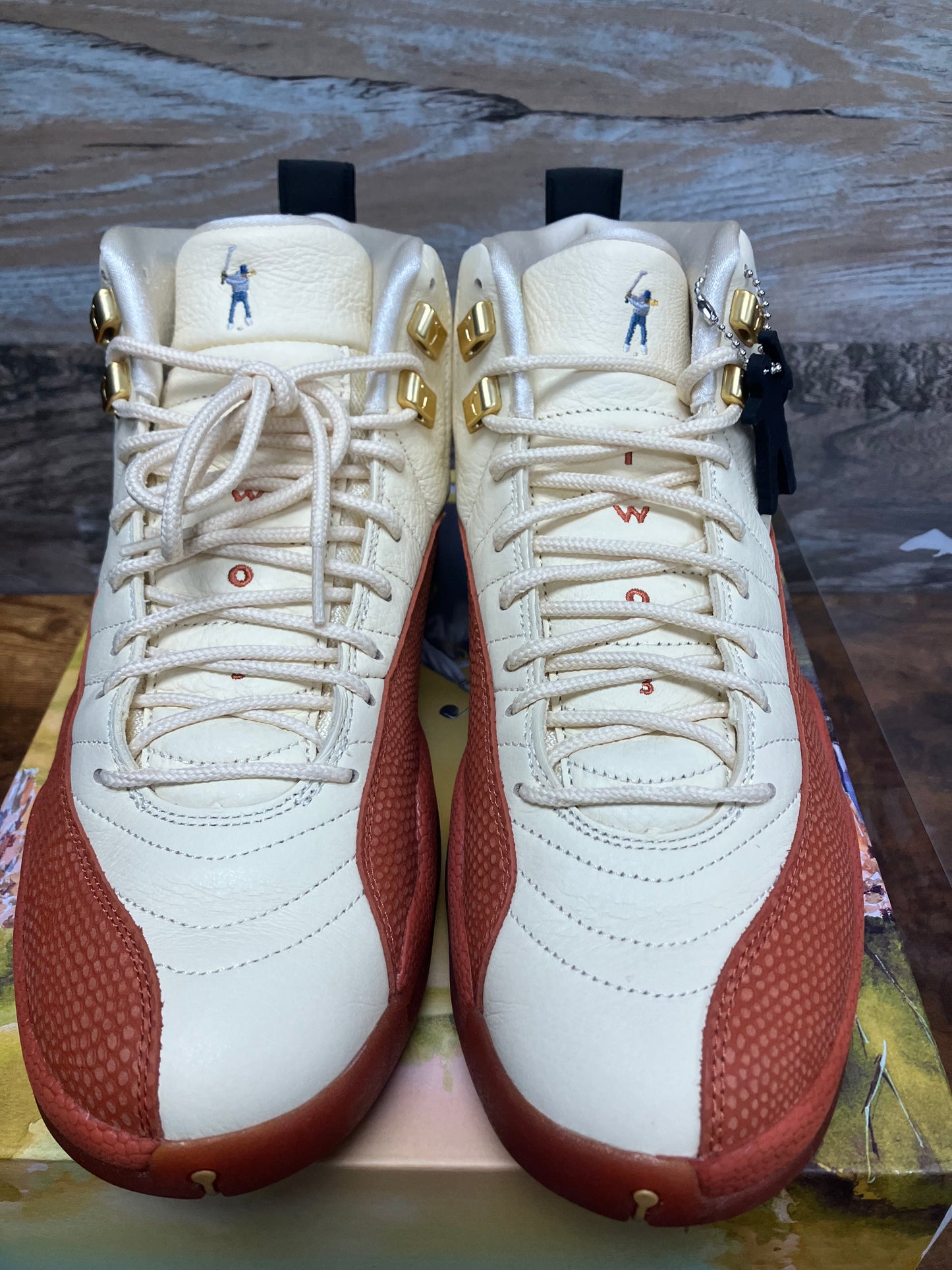 Air Jordan 12 Eastside Sz 10.5