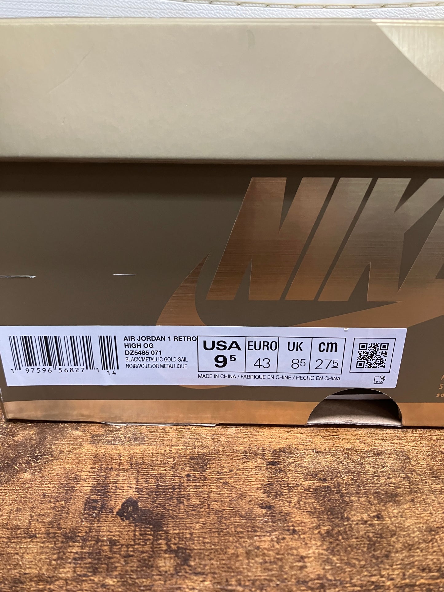 9.5 - Air Jordan 1 Retro Black Metallic Gold