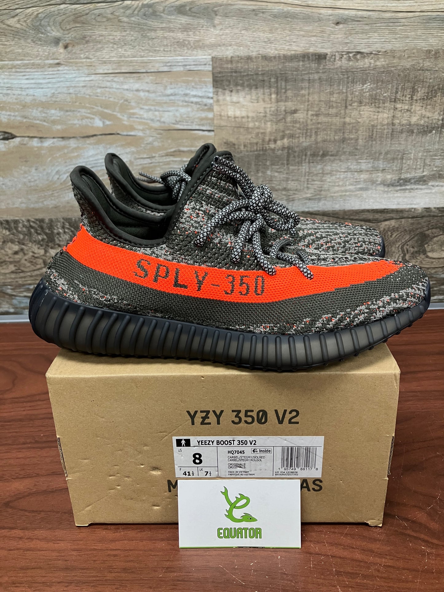 Yeezy 350 carbon beluga Size 8 New