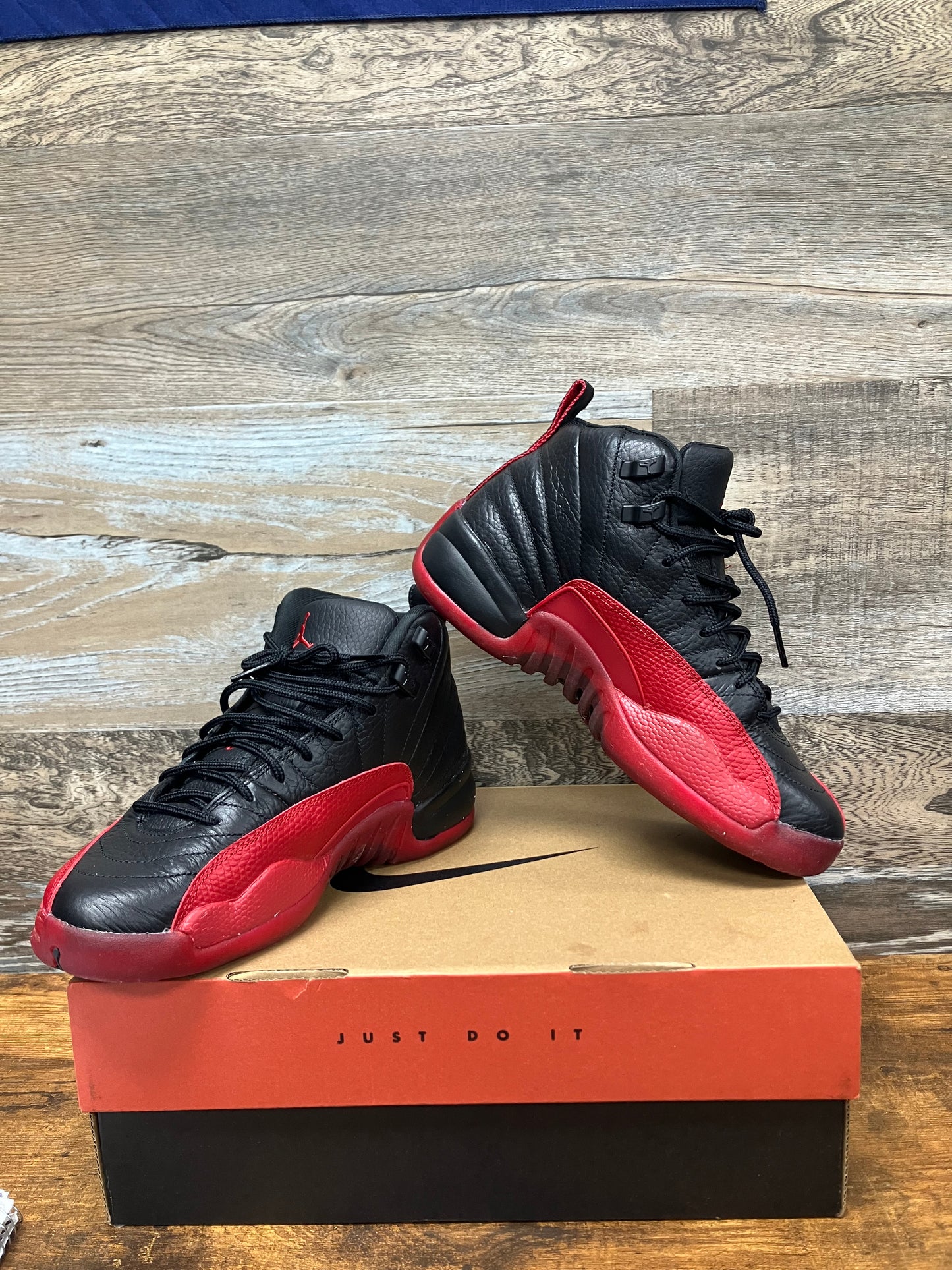 5.5y-Air Jordan 12 Black/Varsity Red ‘Flu Game’ 2016