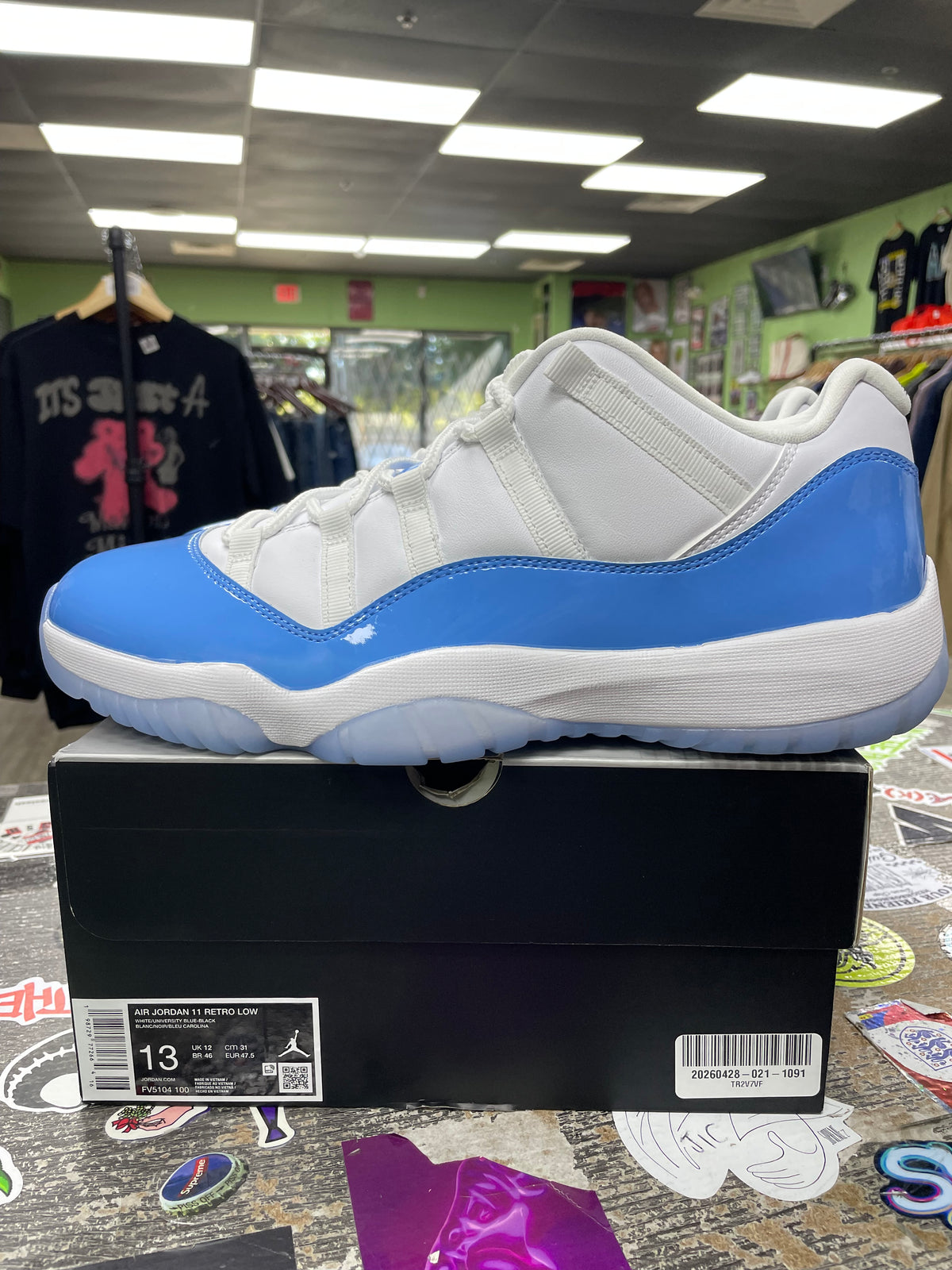 13 - Jordan 11 Low University Blue New