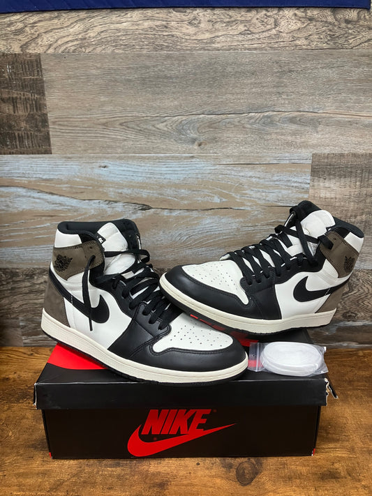 Air Jordan 1 Retro OG High Dark Mocha 11