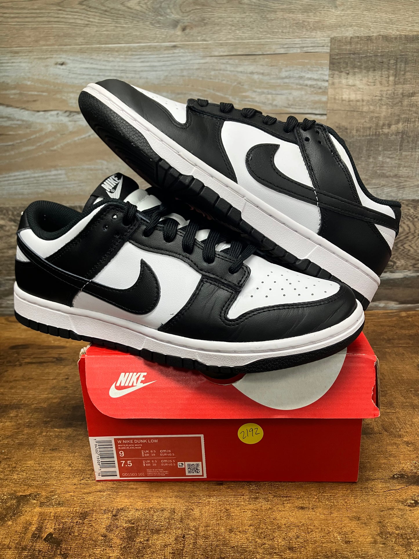 7.5/9W - Dunk Low Panda