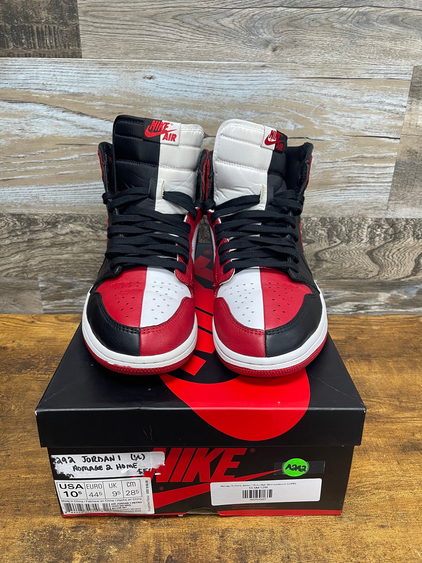 10.5 - Air Jordan 1 Retro High 'Homage to Home' sneaker