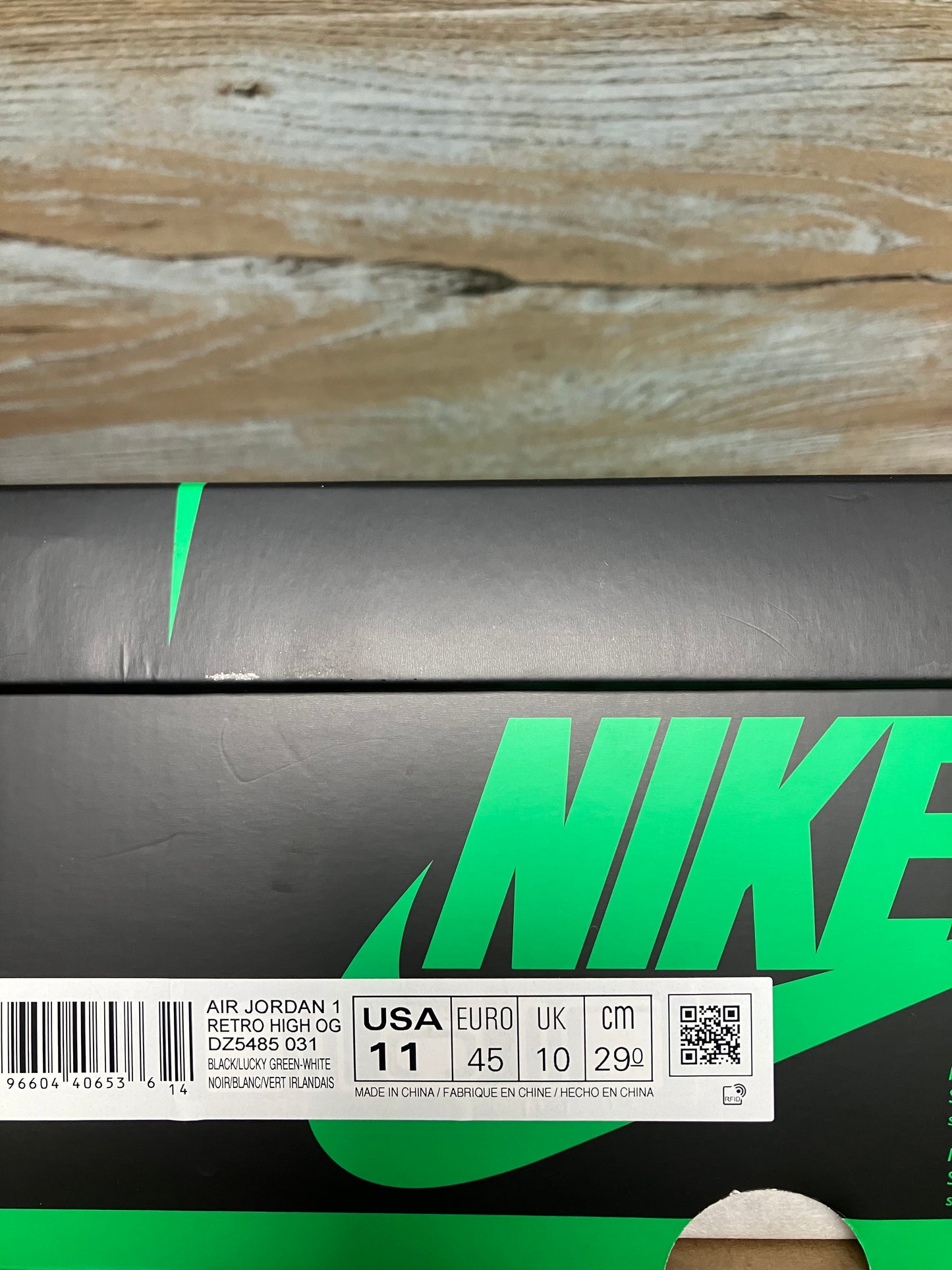 Air Jordan Retro 1 Lucky Green Size 11