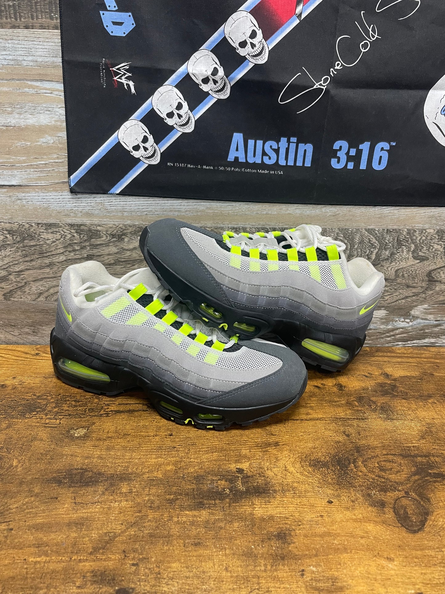 9 - AirMax 95 Big Bubble Neon