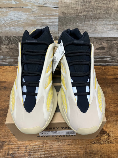 Yeezy 700 v3 Safflower Size 11.5 New