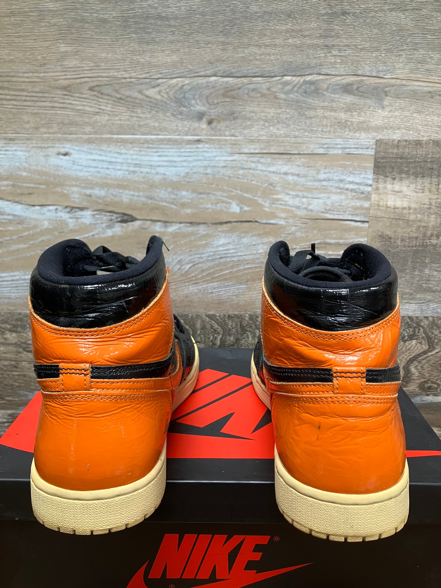 Air Jordan 1 Retro High “Shattered Backboard” 11