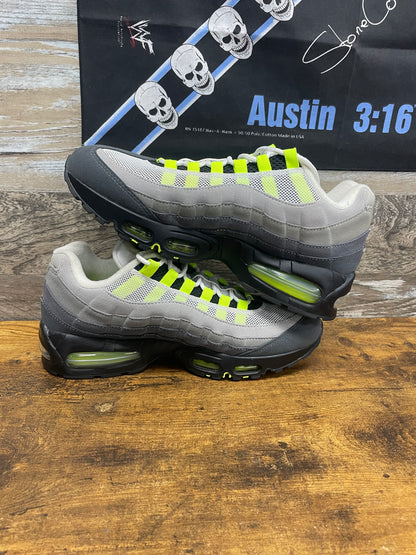 9 - AirMax 95 Big Bubble Neon