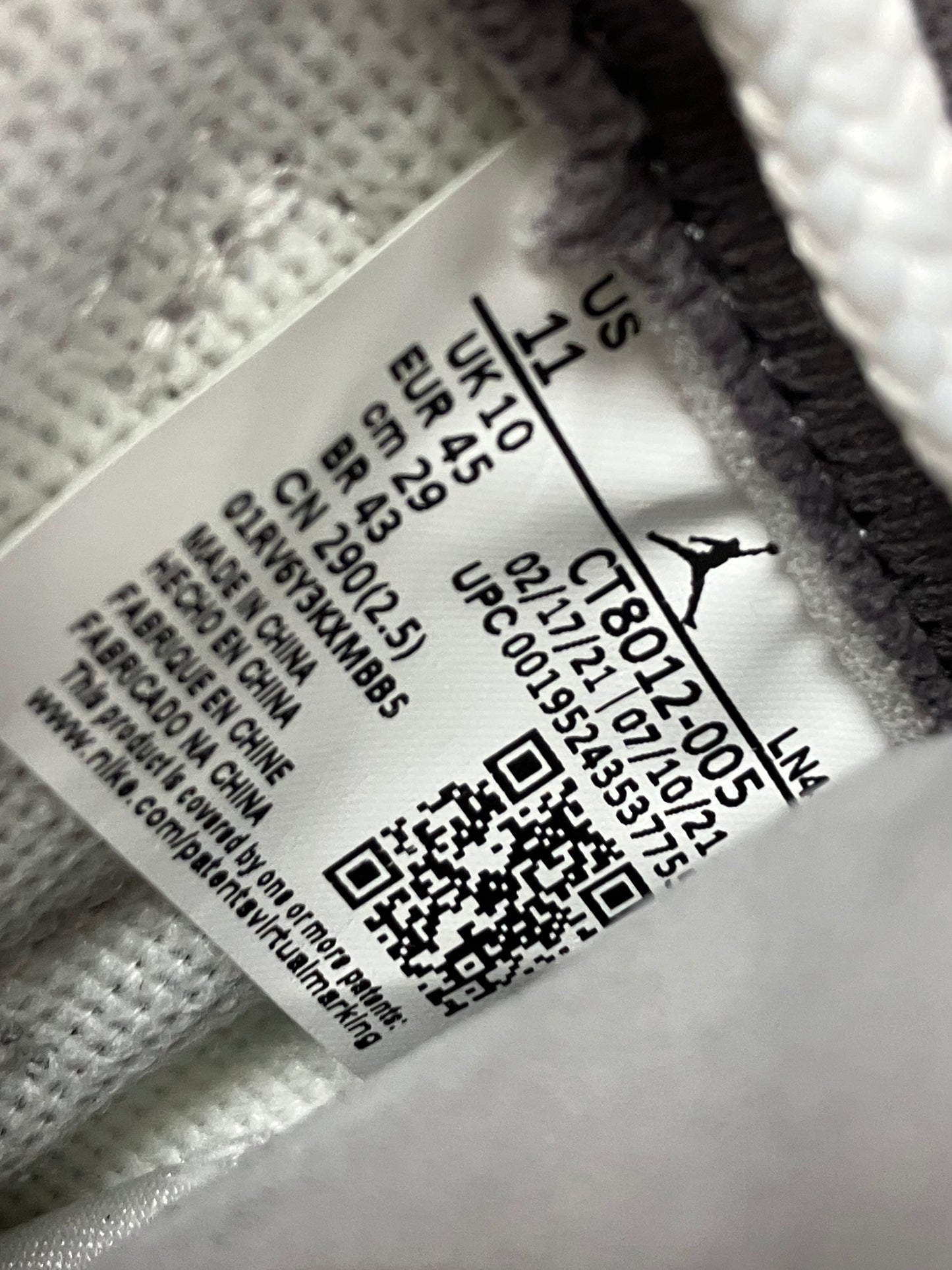 11 - Air Jordan 11 Cool Grey