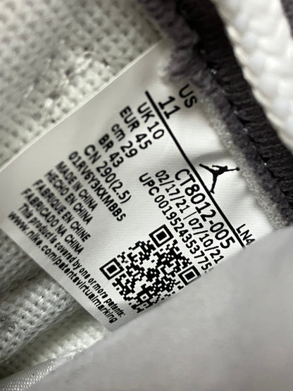 11 - Air Jordan 11 Cool Grey