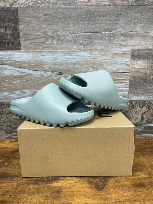 Yeezy Slide Salt 9 new