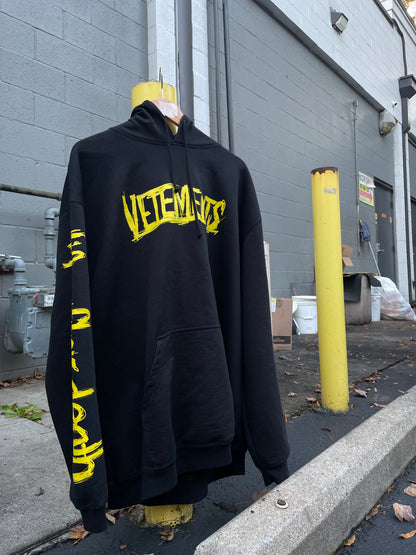 M - Vetements World tour Hoodie (Fits Oversized)