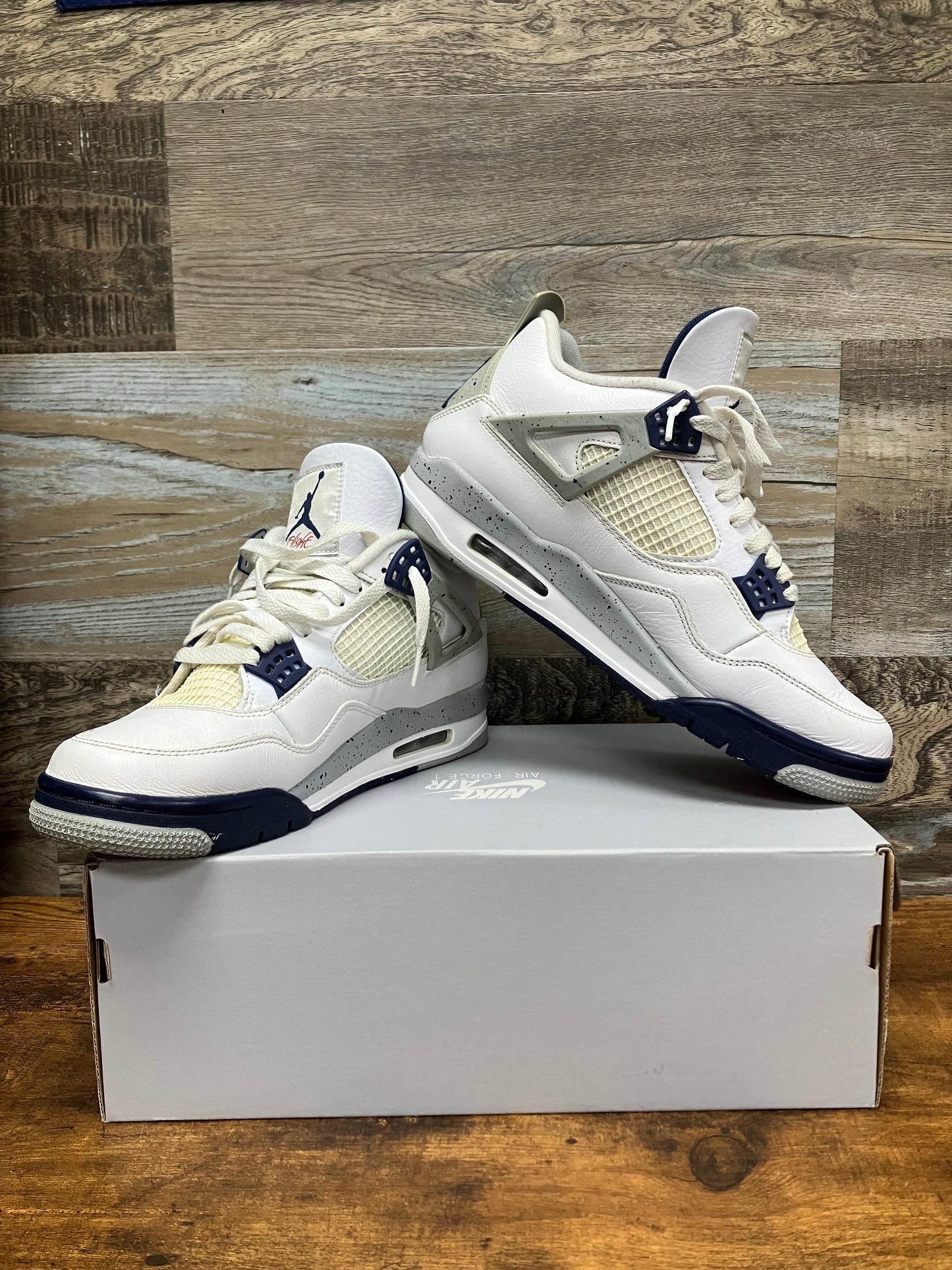 Air Jordan 4 Midnight Navy Size 10