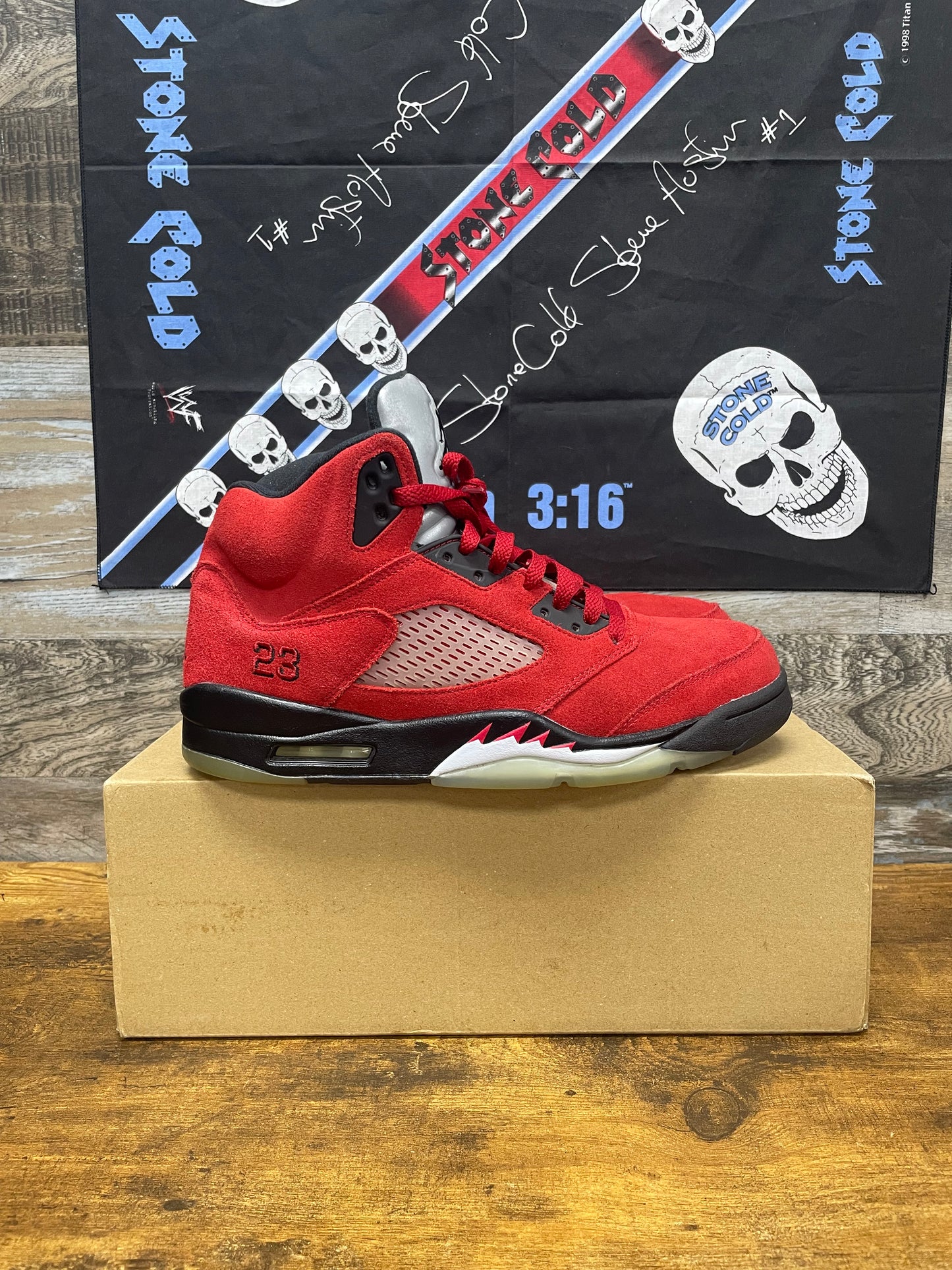 10.5 - Nike Air Jordan 5 Retro 'Raging Bull'