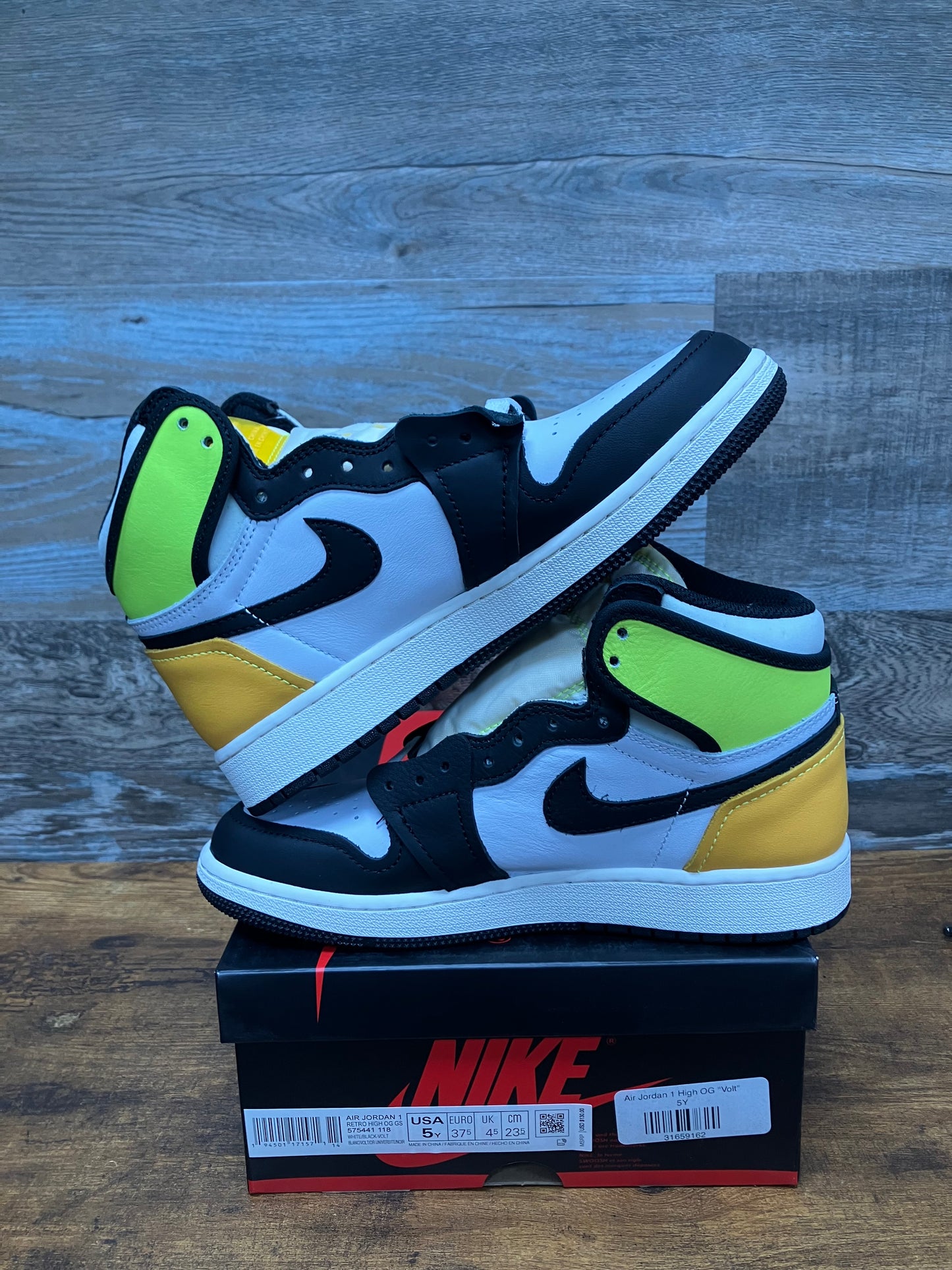 Jordan 1 Volt Size 5y