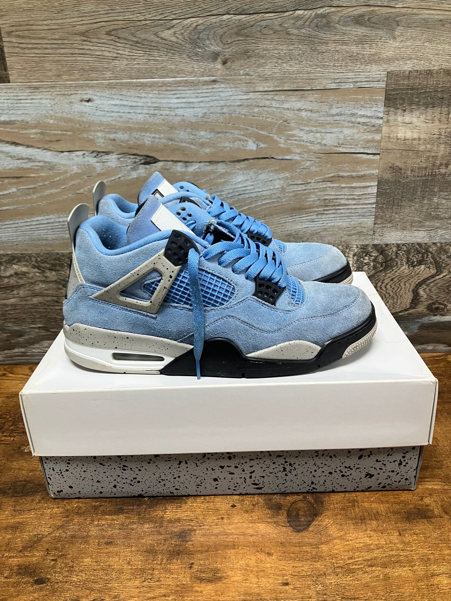 Air Jordan 4 Retro Mid University Blue 9