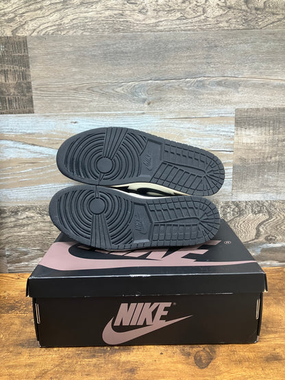 Air Jordan 1 Low Mocha 12
