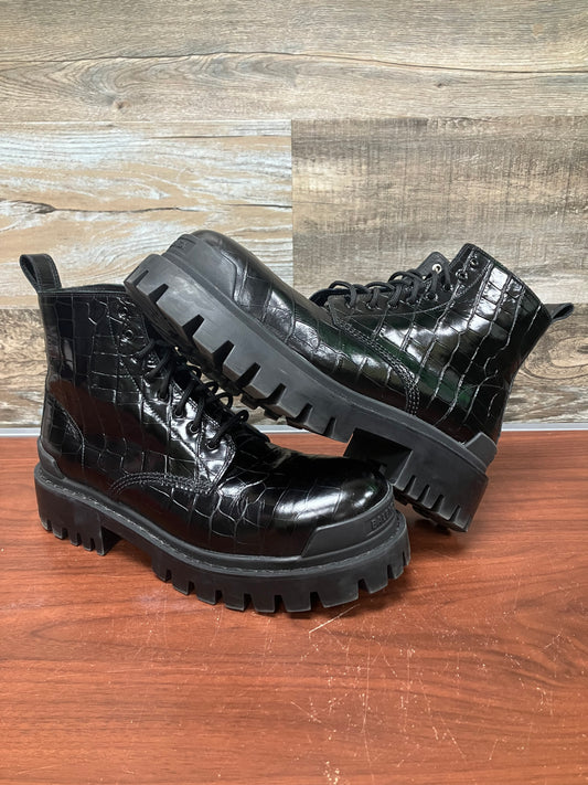 Balenciaga croc skin Strike Boots Size 44 (11 US)