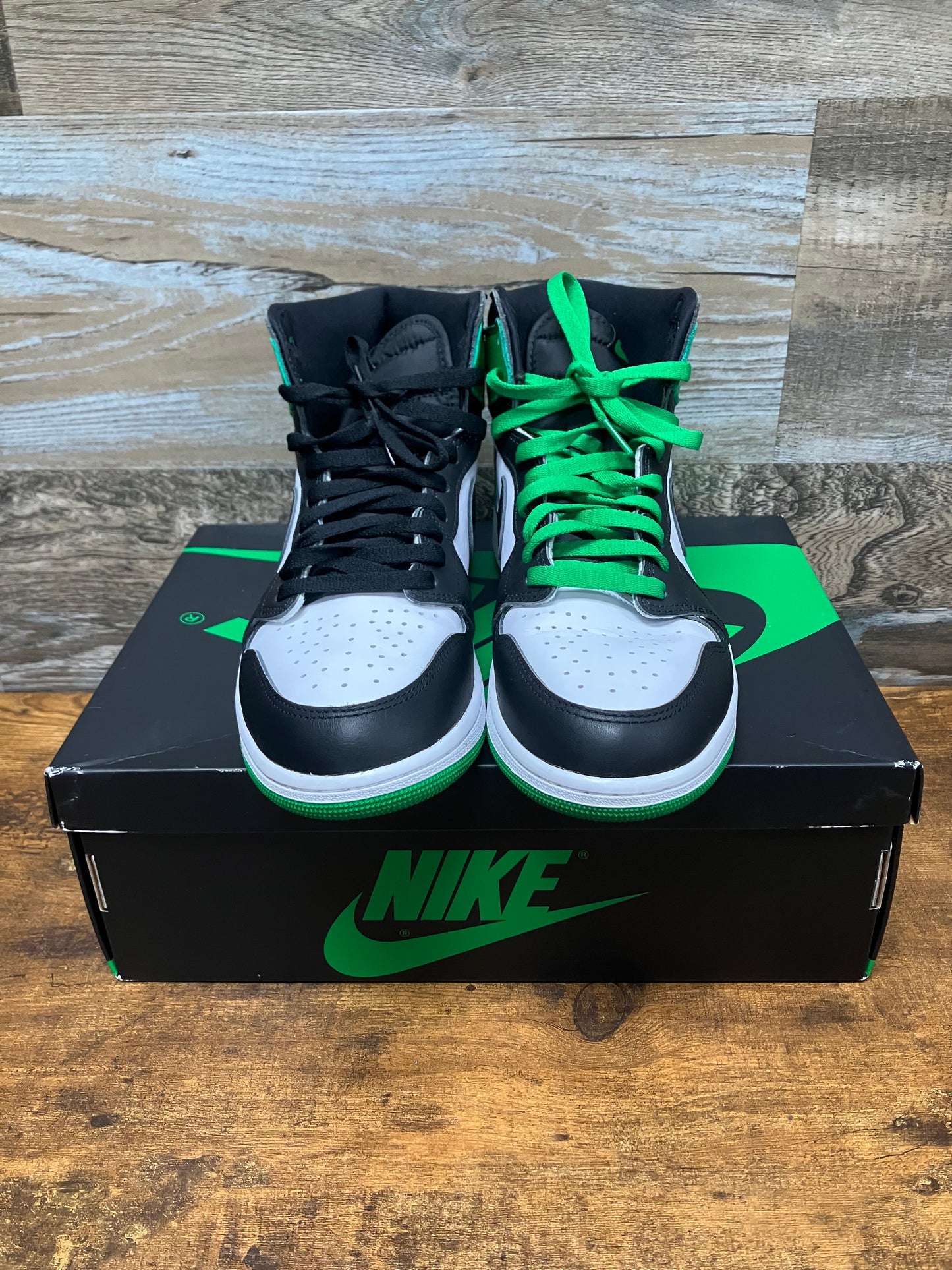 Air Jordan Retro 1 Lucky Green Size 11