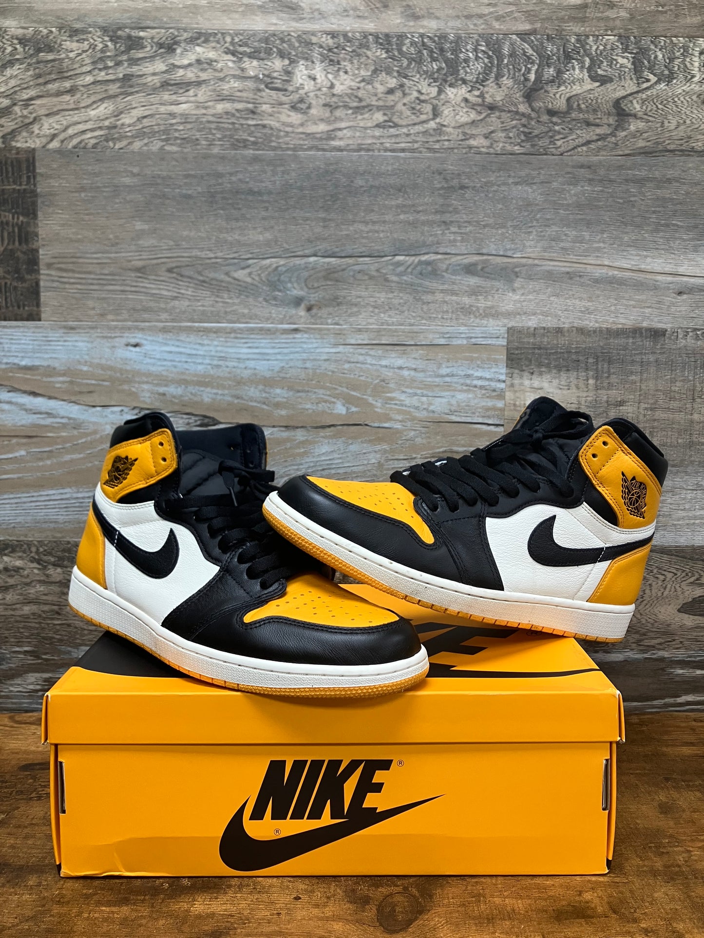 Air Jordan 1 High Taxi 12