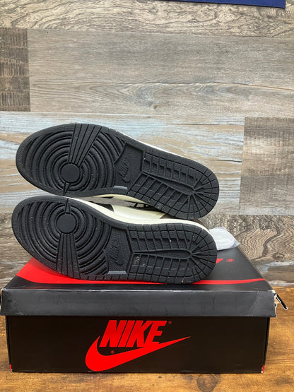 Air Jordan 1 Retro OG High Dark Mocha 11