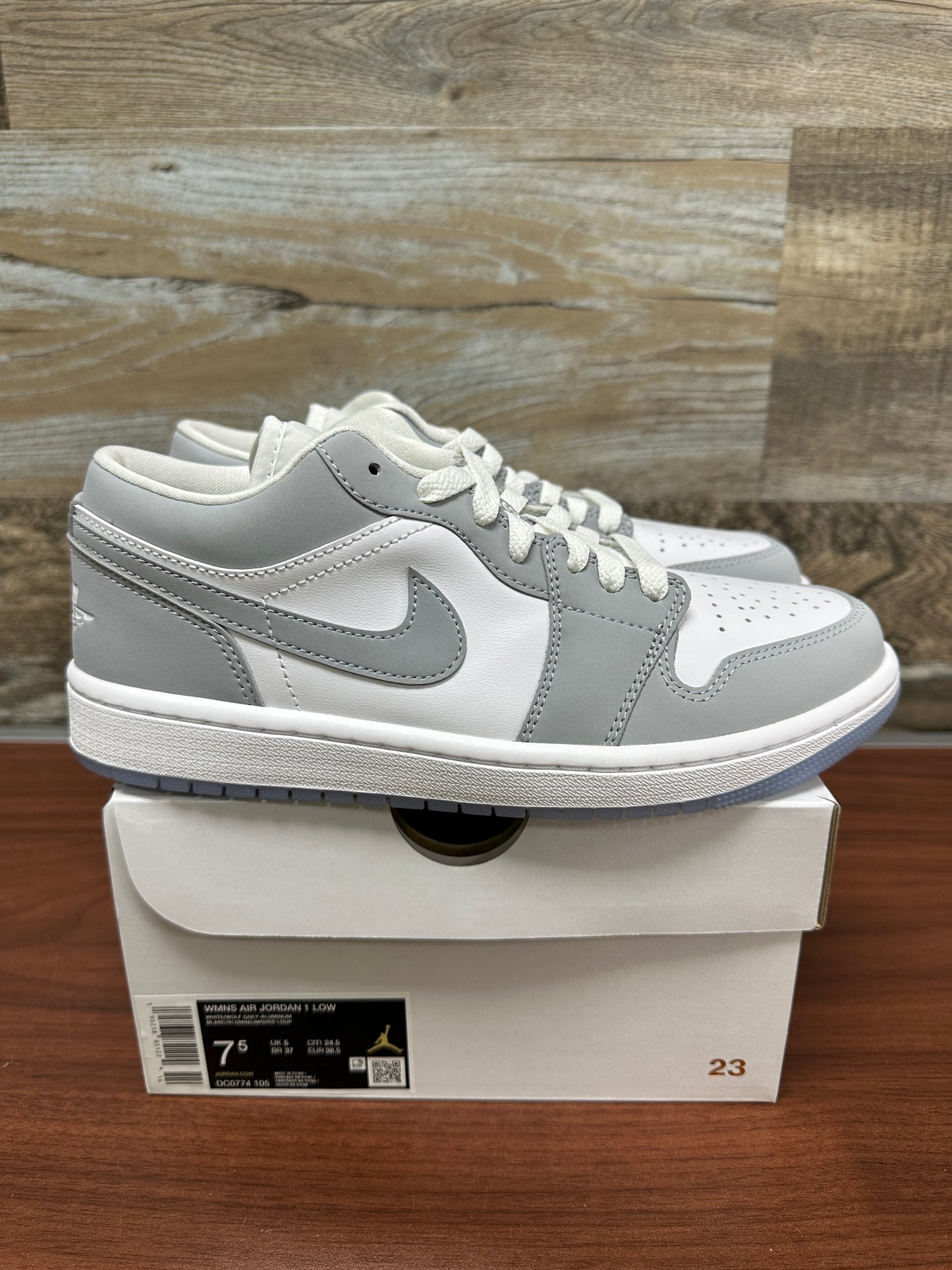 Jordan 1 low wolf grey