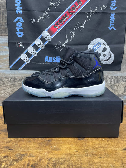 Air Jordan 11 "Space Jam" sneaker 9.5