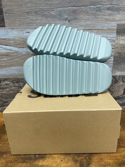 Yeezy Slide Salt 9 new
