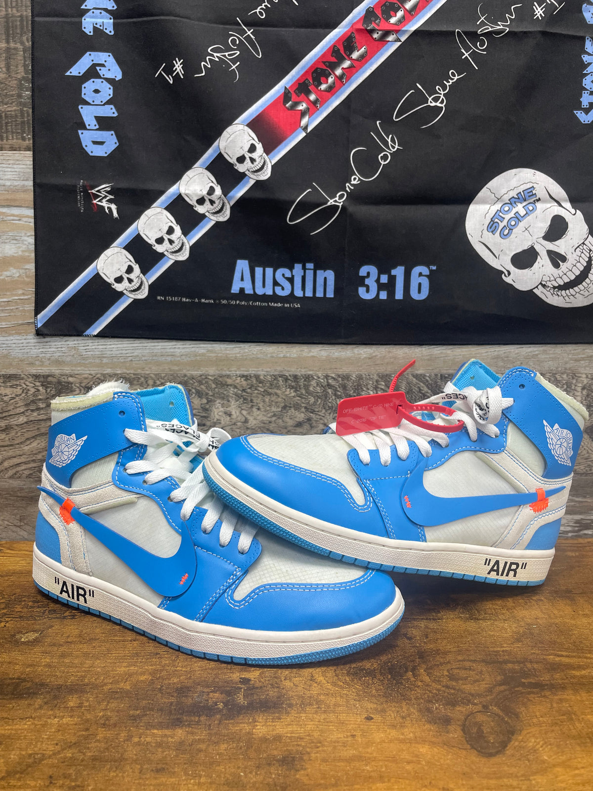 Off-White x Air Jordan 1 Retro High OG 'UNC’