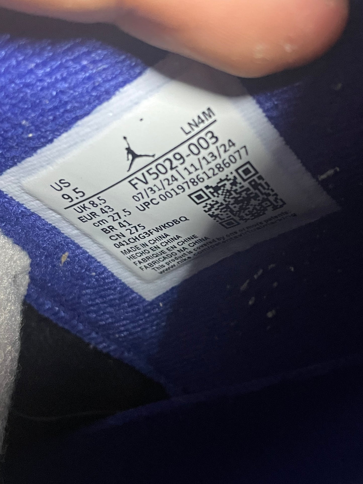 9.5 - Nike Air Jordan 4 Retro "Rare Air “
