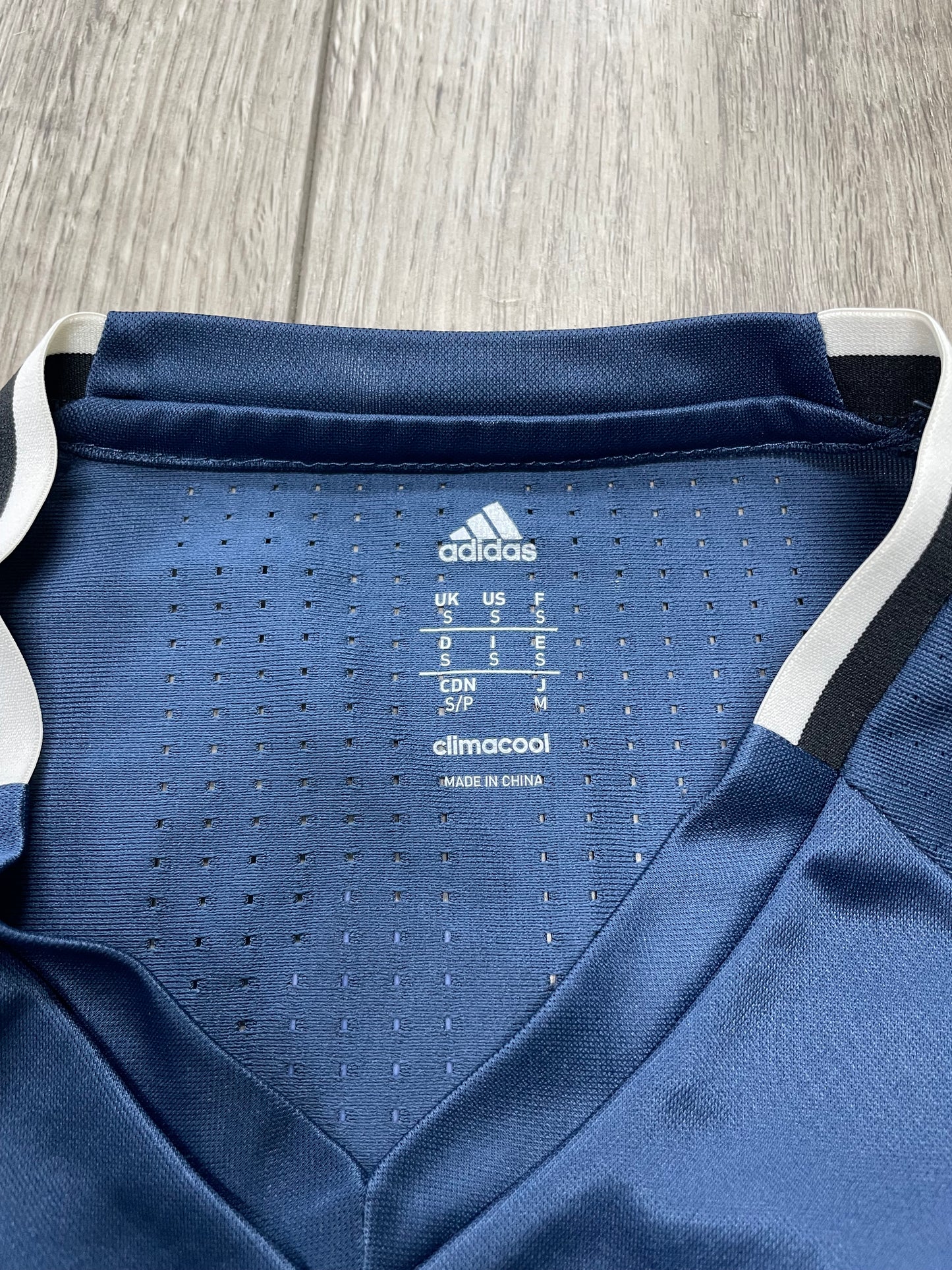 S- adidas Manchester United training jersey from the 2016-17