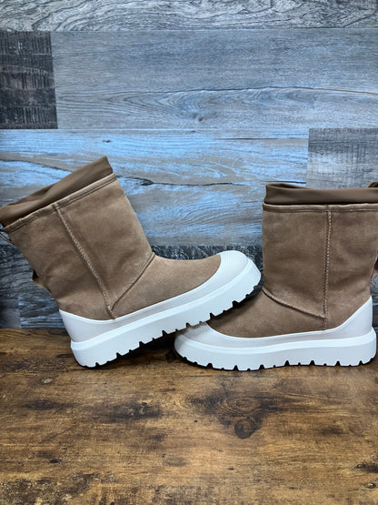 UGG Short Weather Hybrid Boot Size 11