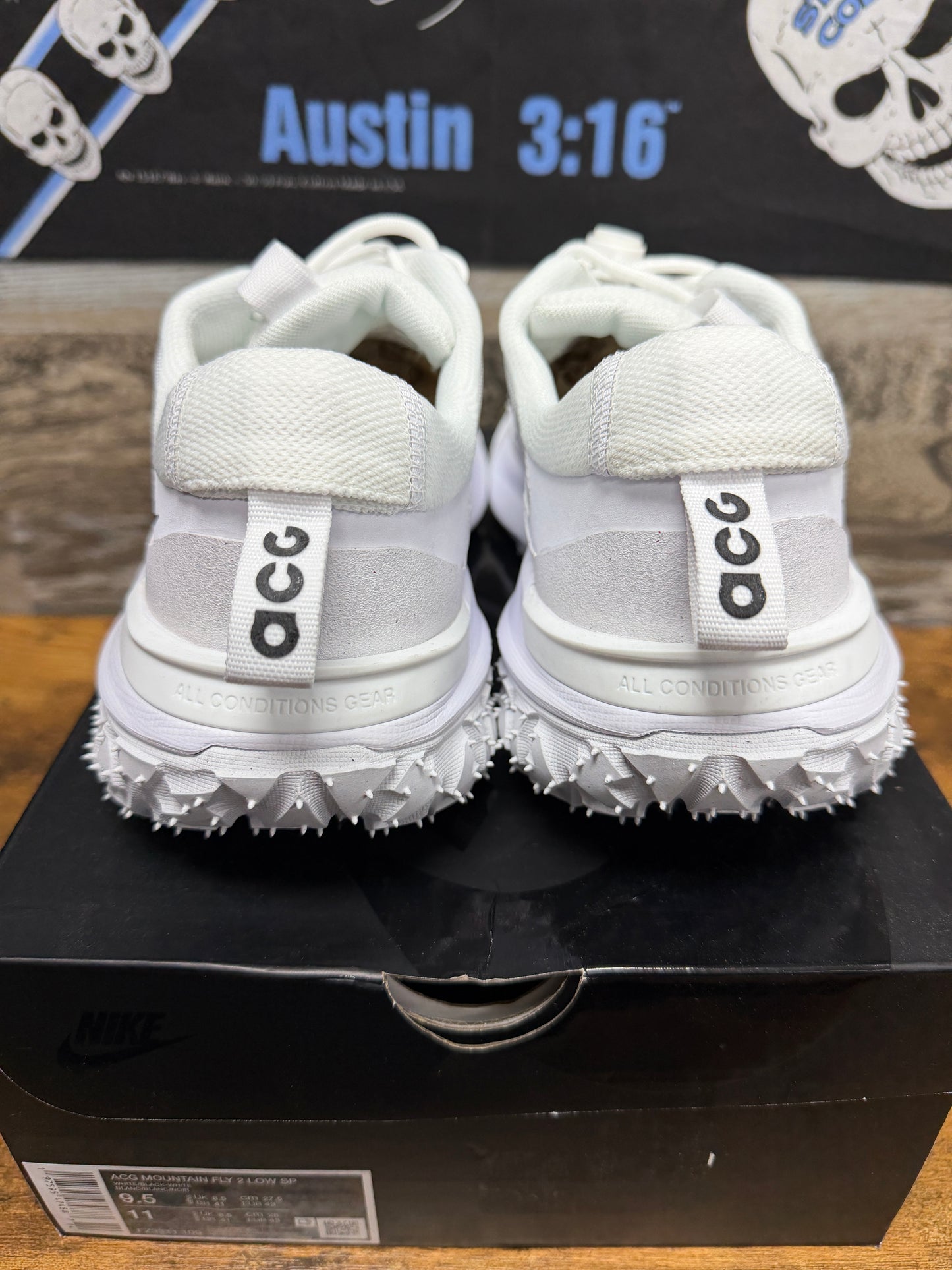 9.5 - ACG Mountain Fly 2 Low New