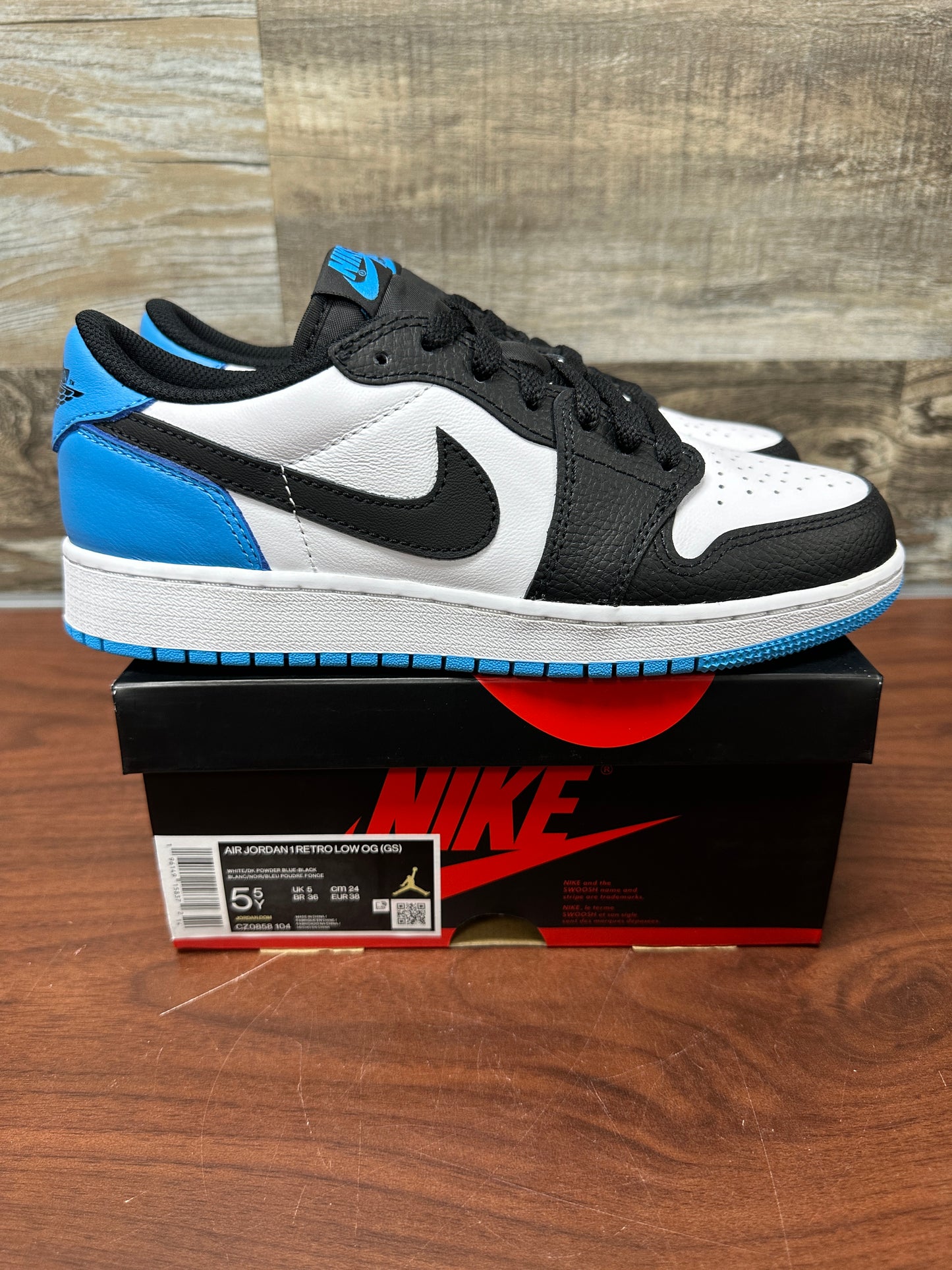 Jordan 1 low powder blue 5.5y (7W) New