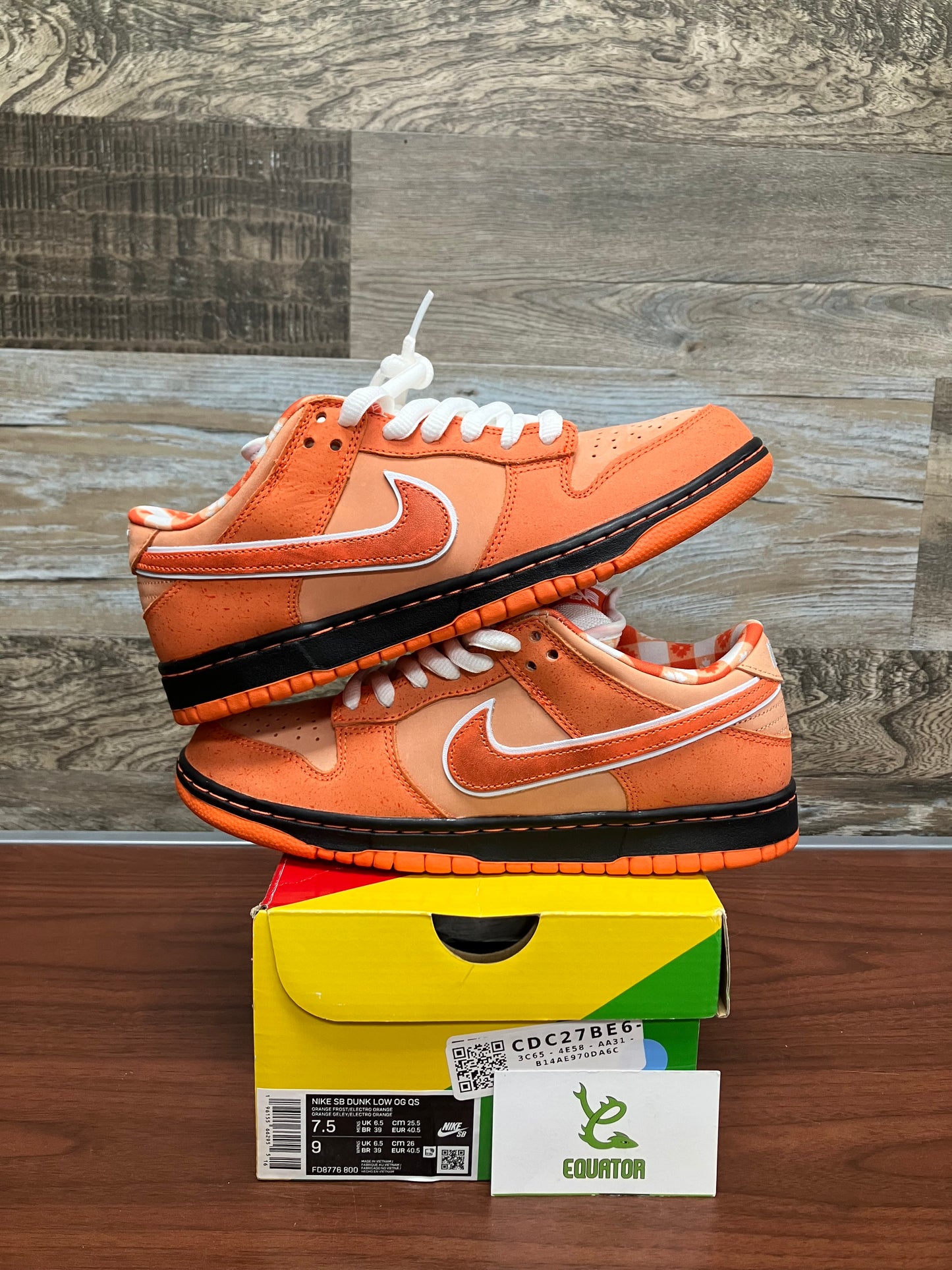 Dunk Low Orange Lobster Size 7.5