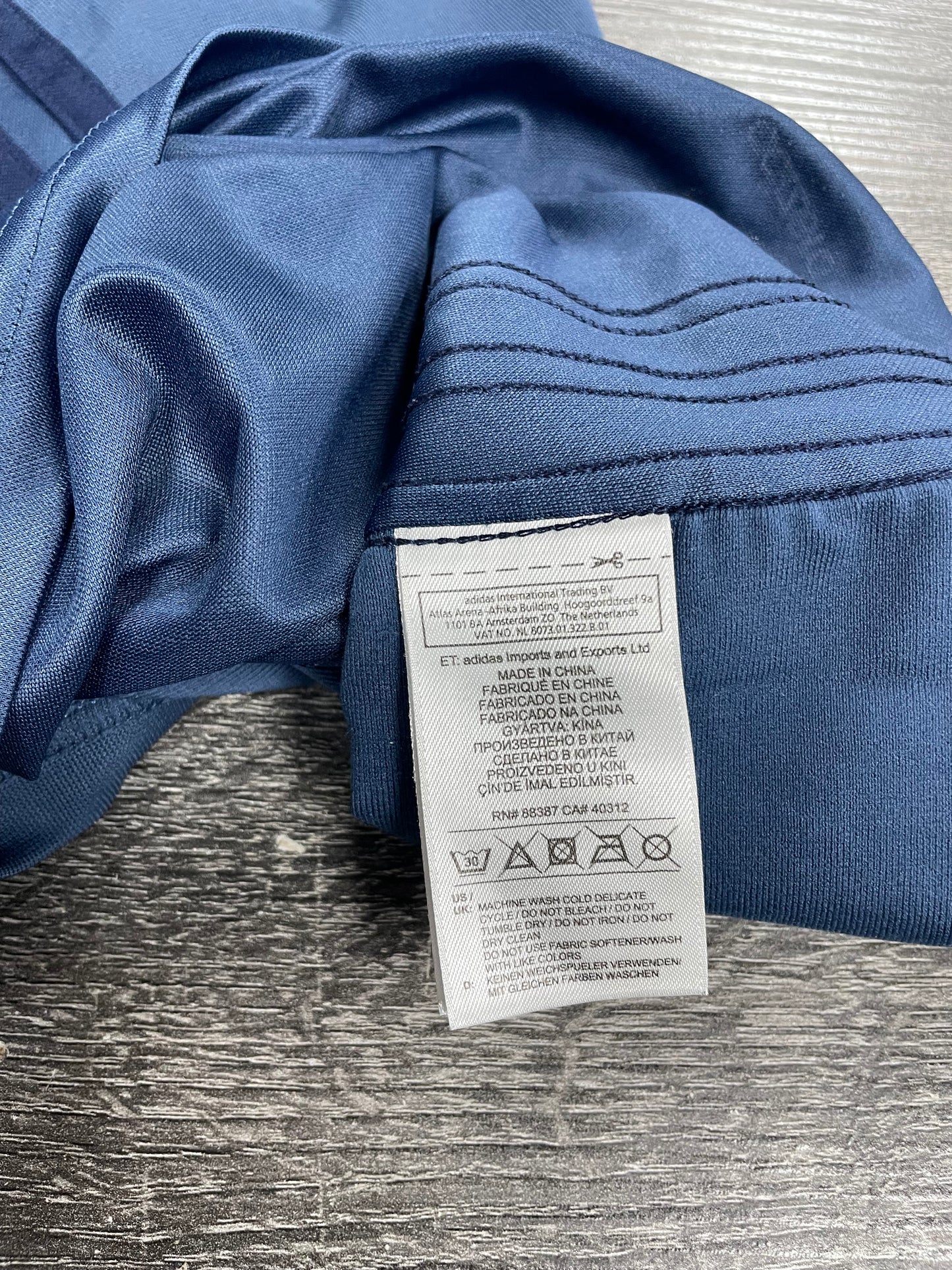 S- adidas Manchester United training jersey from the 2016-17