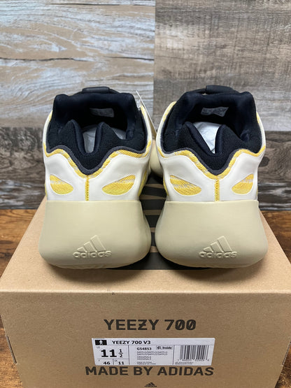 Yeezy 700 v3 Safflower Size 11.5 New