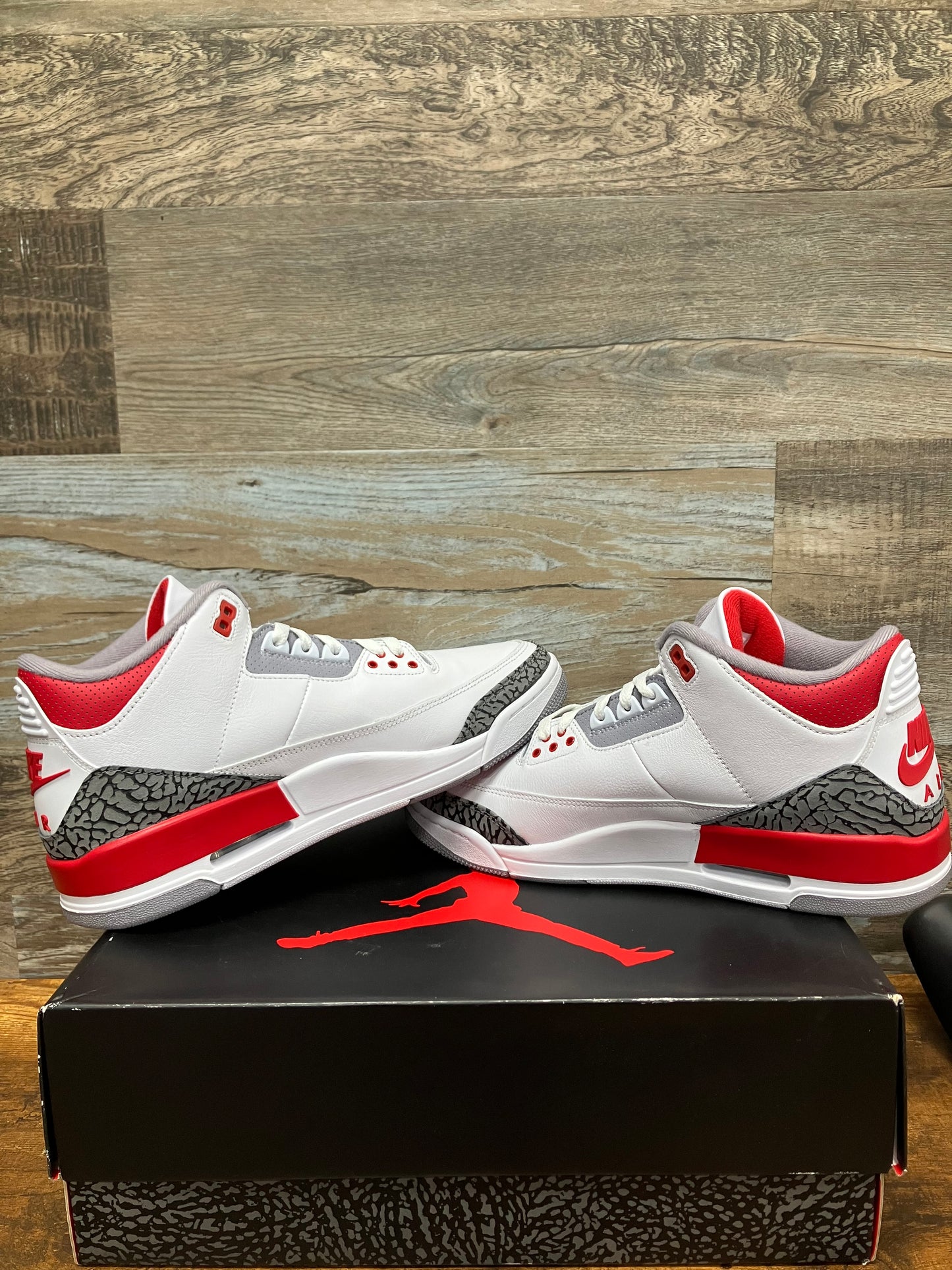 Air Jordan 3 Red Cement Size 11 New