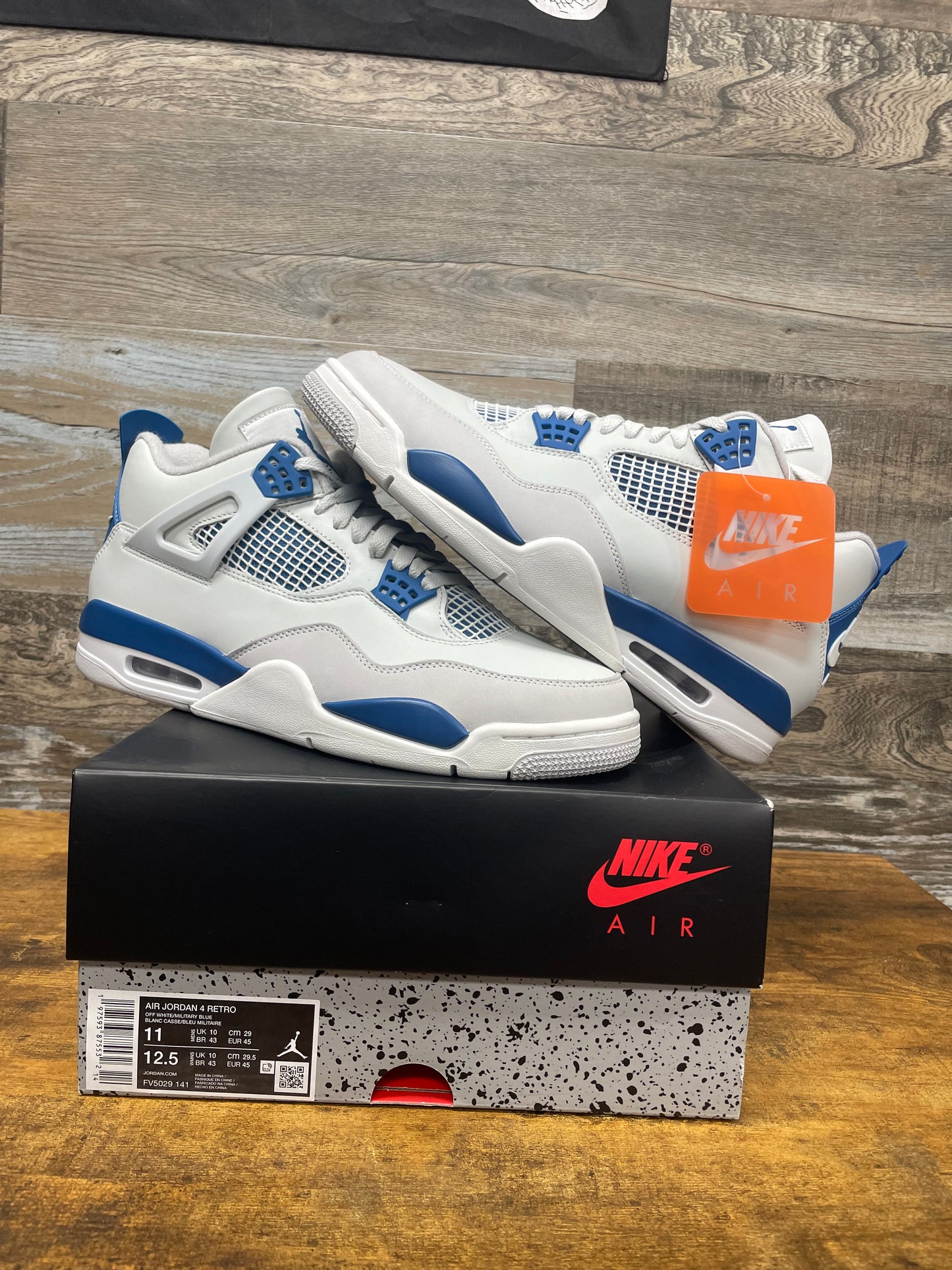 11 & 9 - Air Jordan 4 Retro Military Blue